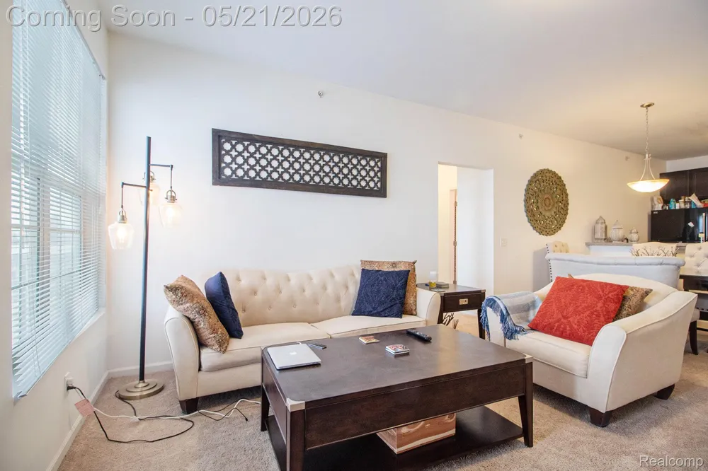 1043 E SUMMERFIELD GLEN CIRCLE Scio Township, MI 48103
