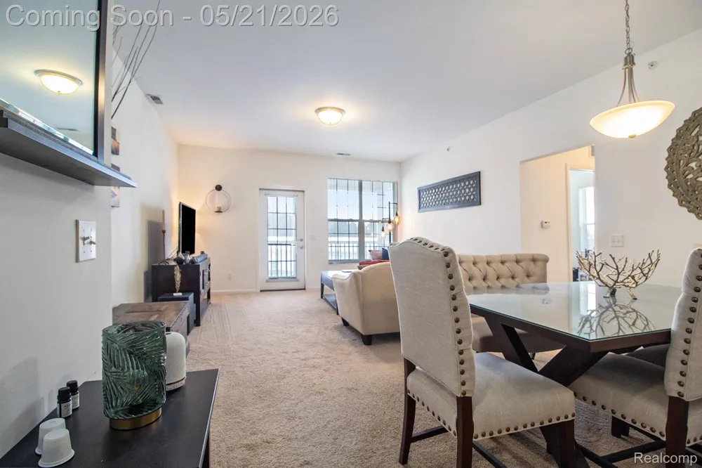 1043 E SUMMERFIELD GLEN CIRCLE Scio Township, MI 48103