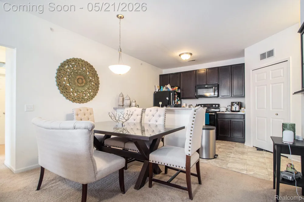 1043 E SUMMERFIELD GLEN CIRCLE Scio Township, MI 48103