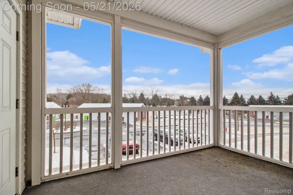 1043 E SUMMERFIELD GLEN CIRCLE Scio Township, MI 48103