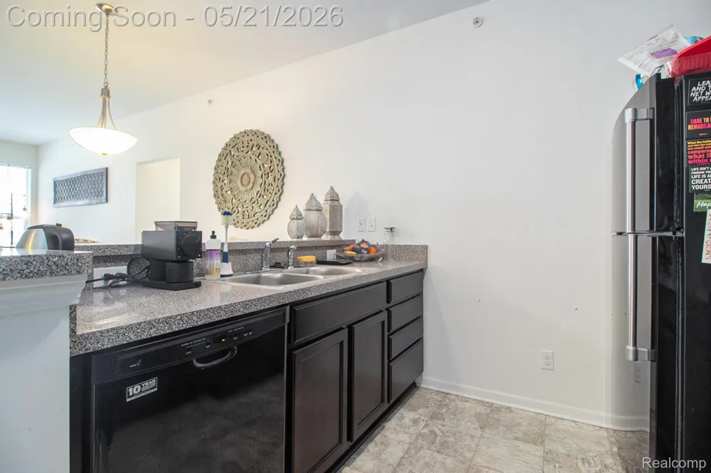 1043 E SUMMERFIELD GLEN CIRCLE Scio Township, MI 48103