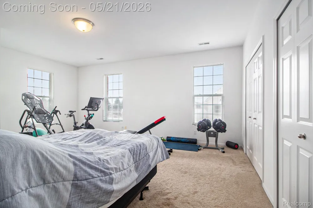 1043 E SUMMERFIELD GLEN CIRCLE Scio Township, MI 48103