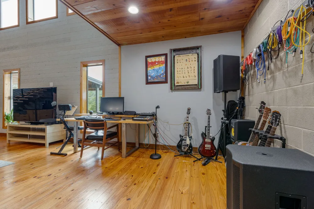 10104 Vassar Road Jonestown, TX 78645