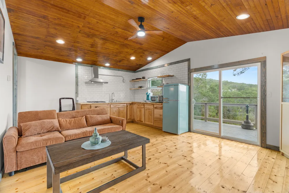 10104 Vassar Road Jonestown, TX 78645