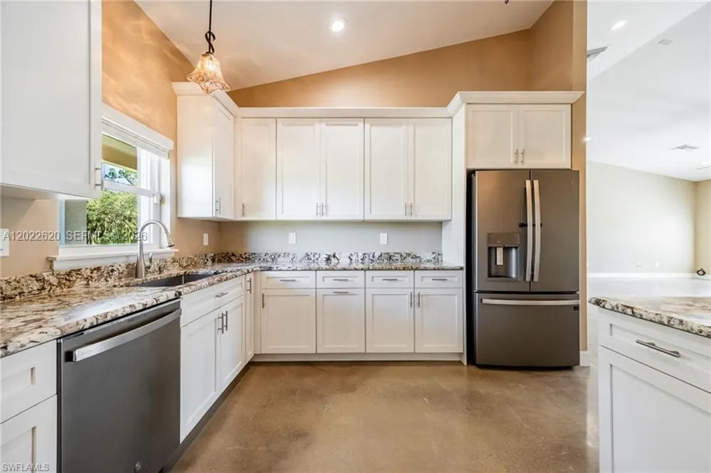 5535 COUNTY ROAD 78 La Belle, FL 33935