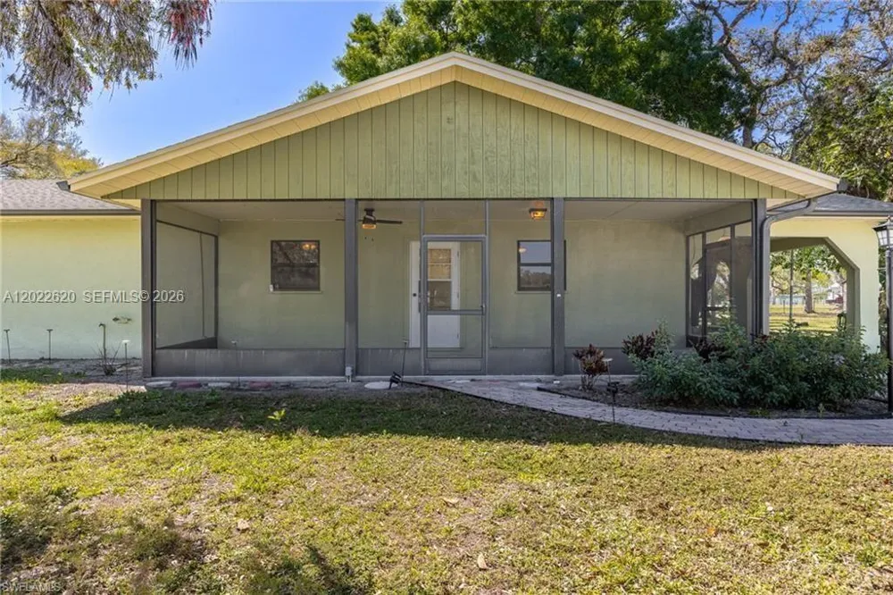5535 COUNTY ROAD 78 La Belle, FL 33935