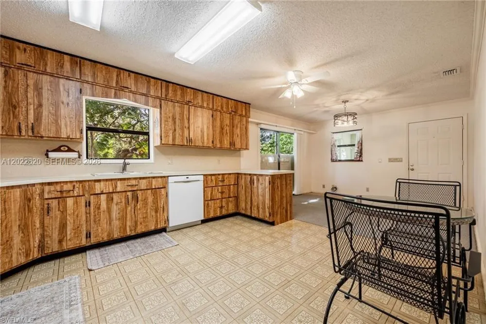 5535 COUNTY ROAD 78 La Belle, FL 33935