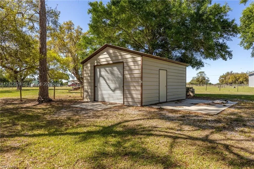 5535 COUNTY ROAD 78 La Belle, FL 33935