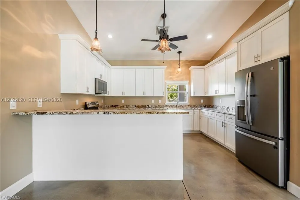 5535 COUNTY ROAD 78 La Belle, FL 33935
