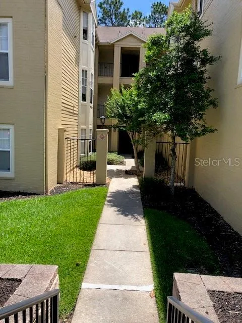 413 SUMMIT RIDGE PLACE #305