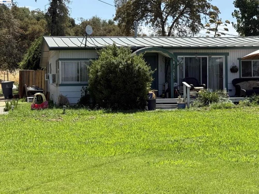 5055 Meadow View Ln Auburn, CA 95602