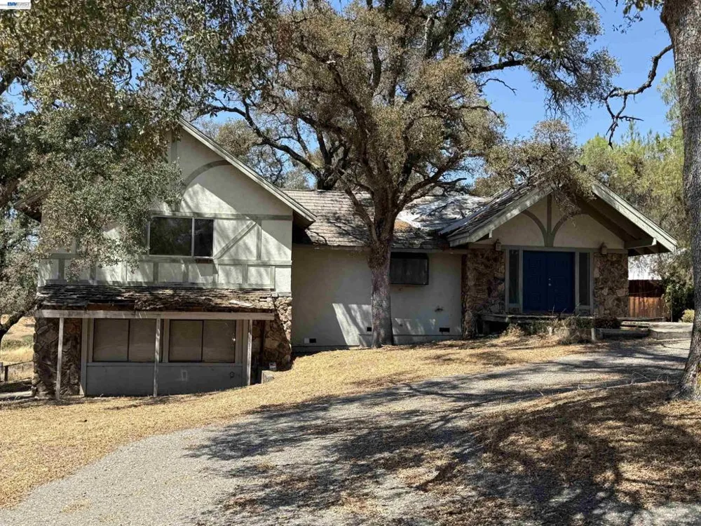 5055 Meadow View Ln Auburn, CA 95602