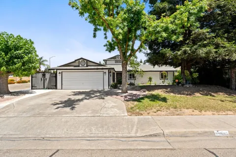 1852 Hollywood Drive