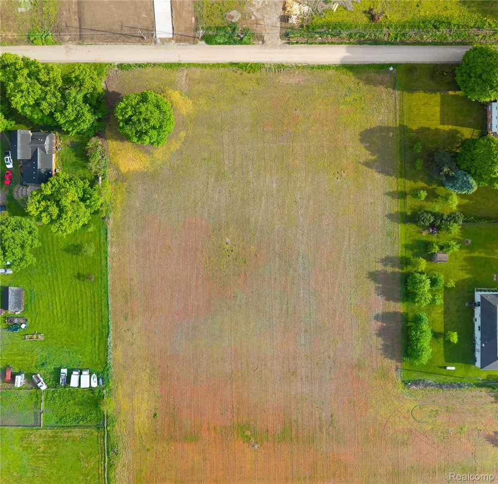 27605 Hagen Road Chesterfield Township, MI 48051