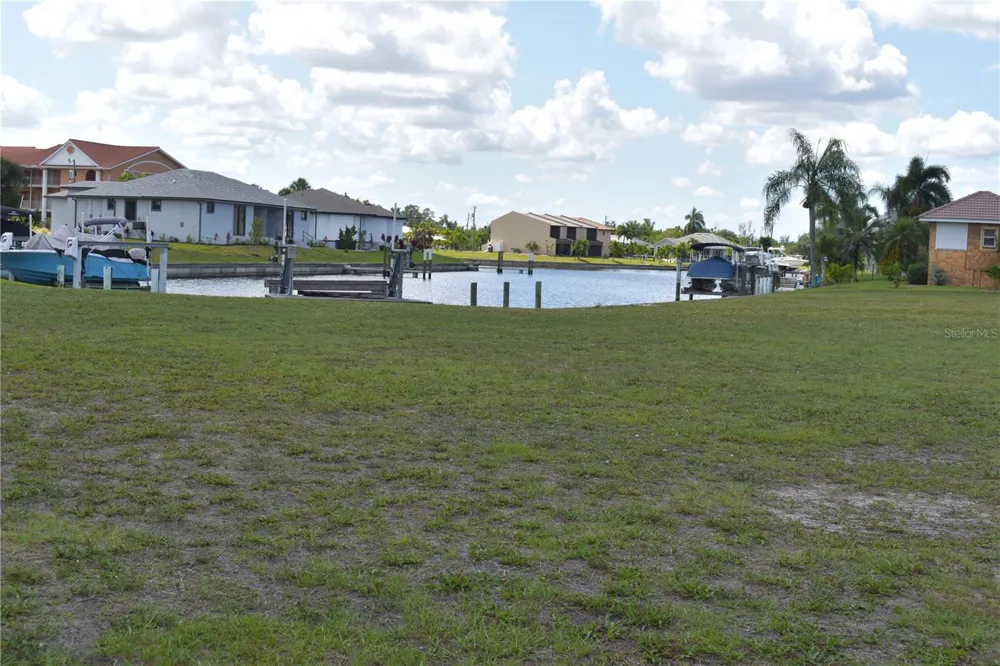825 VIA TRIPOLI Punta Gorda, FL 33950
