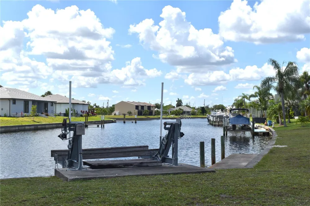 825 VIA TRIPOLI Punta Gorda, FL 33950