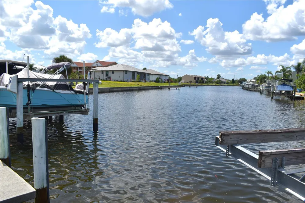 825 VIA TRIPOLI Punta Gorda, FL 33950