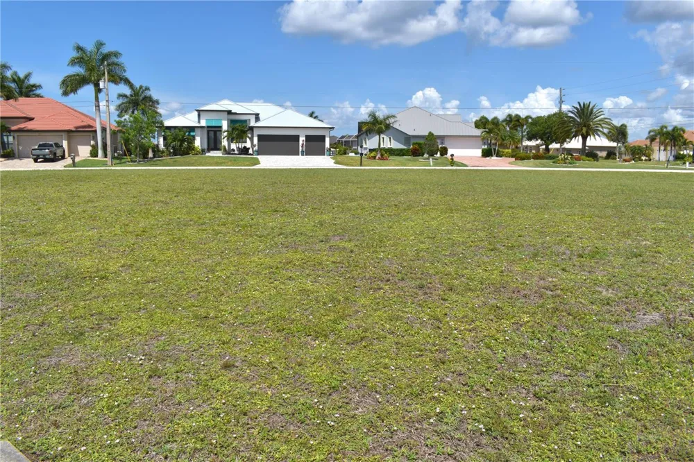 825 VIA TRIPOLI Punta Gorda, FL 33950