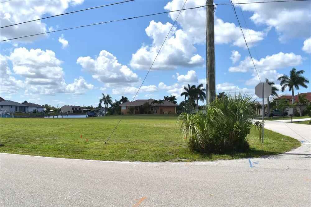 825 VIA TRIPOLI Punta Gorda, FL 33950