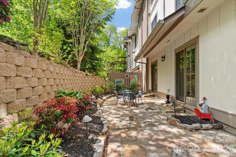 52 Logging Horse Road #A102 Burnsville, NC 28714