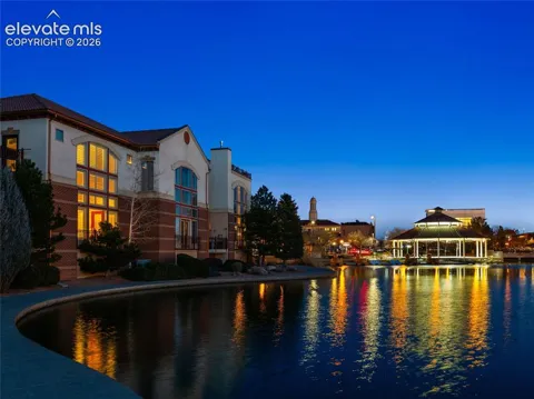 229 W Riverwalk
