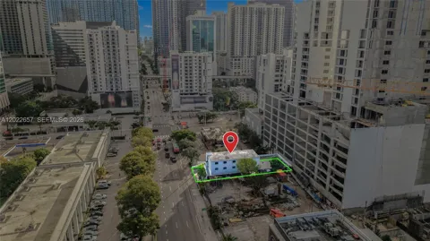 232 SW 8th St