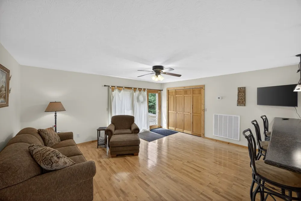 241 Hidden Cove Ln Allons, TN 38541