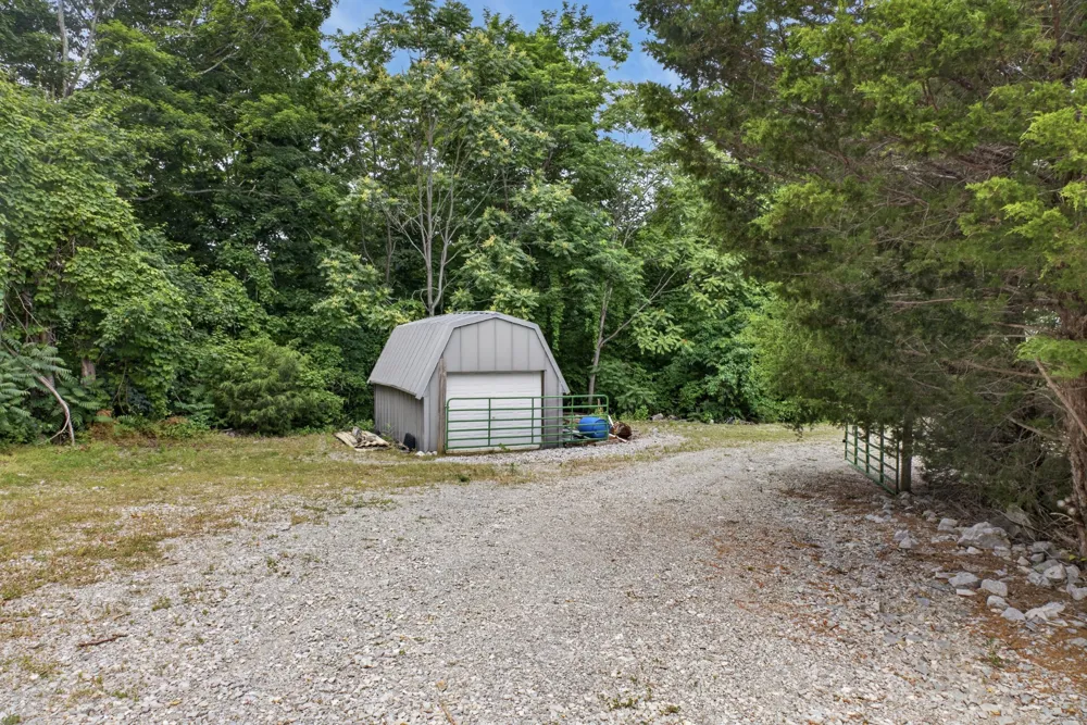 241 Hidden Cove Ln Allons, TN 38541