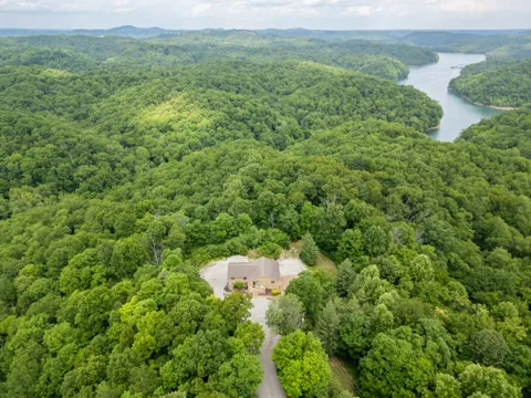 241 Hidden Cove Ln