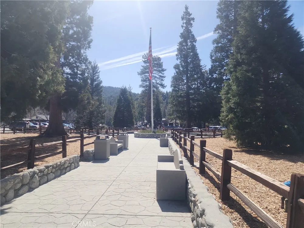 52547 Pine Cove Idyllwild, CA 92549