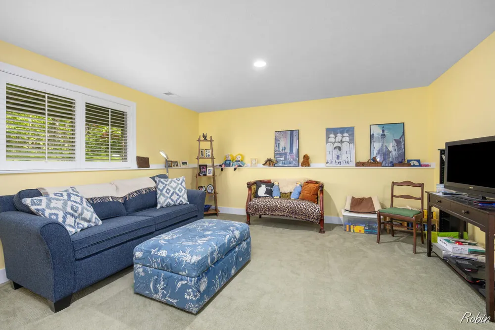 12260 Aleigha Drive NW Grand Rapids, MI 49534