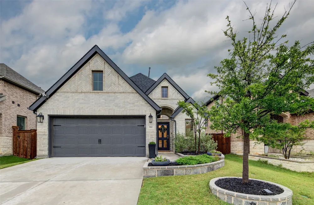 162 Palo Duro Bend Rhome, TX 76078