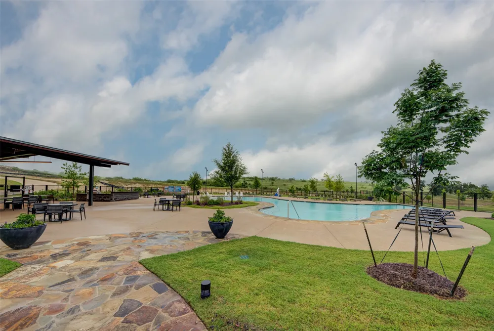 162 Palo Duro Bend Rhome, TX 76078
