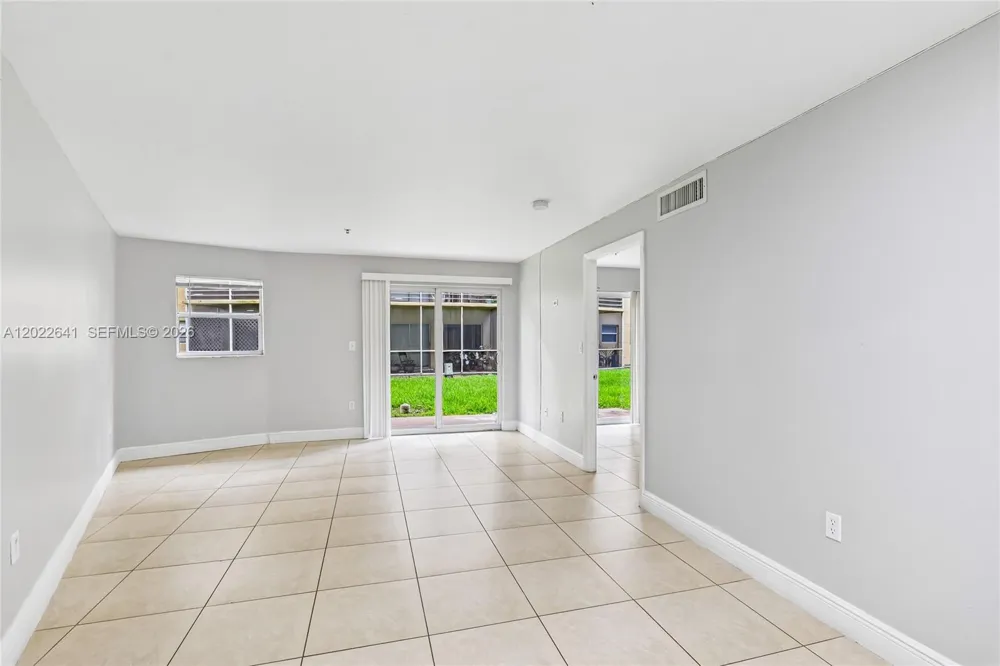 4147 Stirling Rd #105 Dania Beach, FL 33314