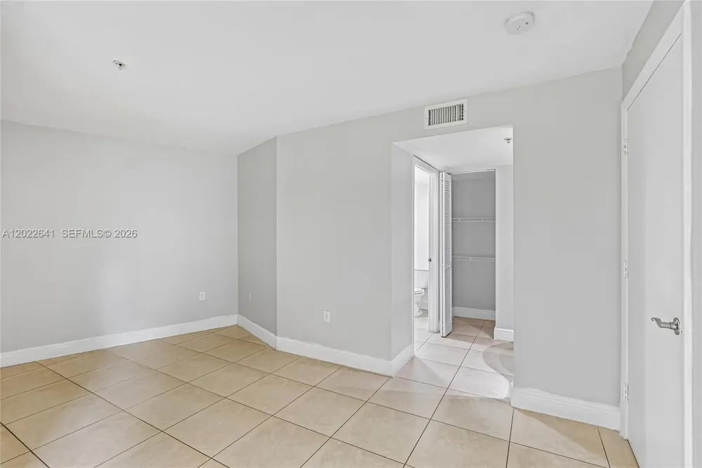 4147 Stirling Rd #105 Dania Beach, FL 33314