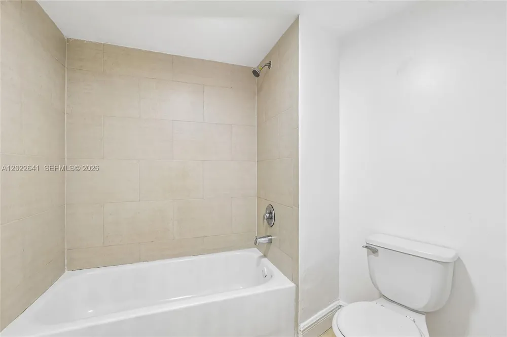 4147 Stirling Rd #105 Dania Beach, FL 33314