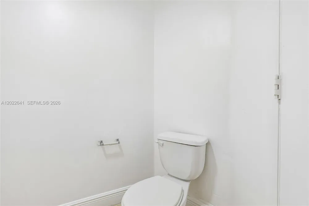 4147 Stirling Rd #105 Dania Beach, FL 33314