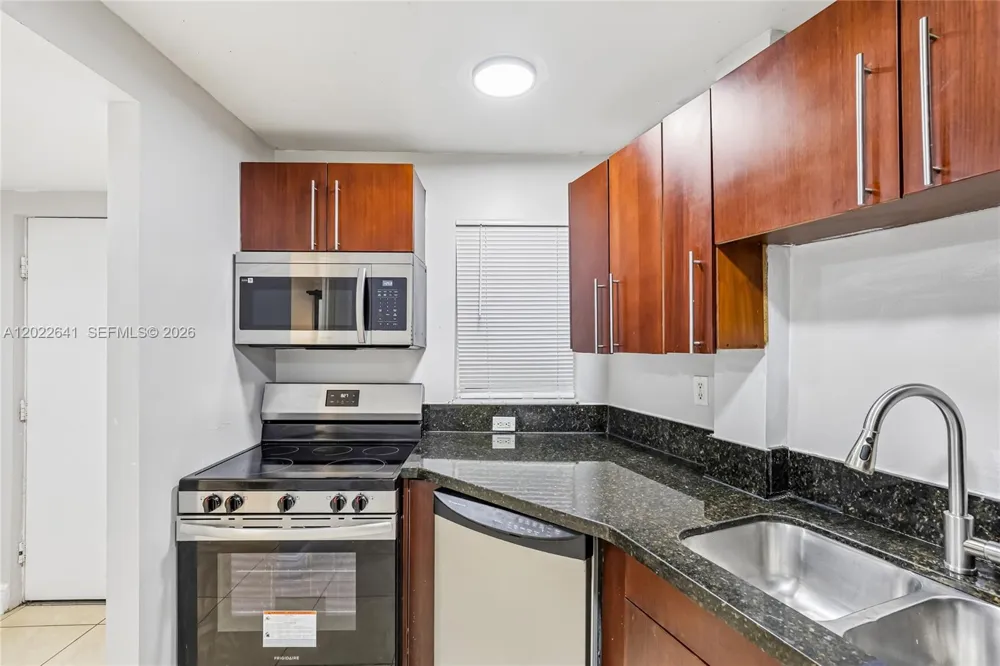 4147 Stirling Rd #105 Dania Beach, FL 33314