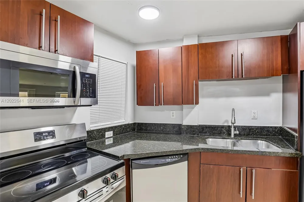 4147 Stirling Rd #105 Dania Beach, FL 33314