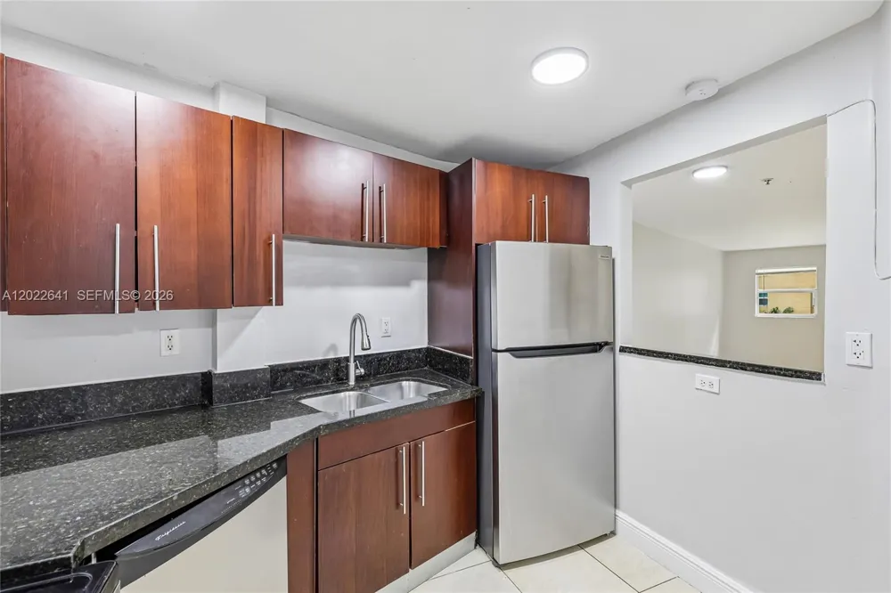 4147 Stirling Rd #105 Dania Beach, FL 33314