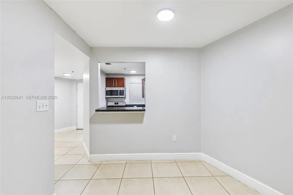 4147 Stirling Rd #105 Dania Beach, FL 33314