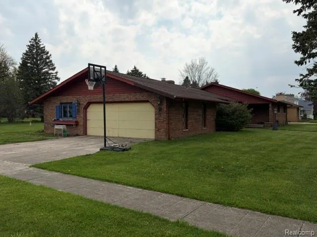 714 Garden Street Harbor Beach City, MI 48441