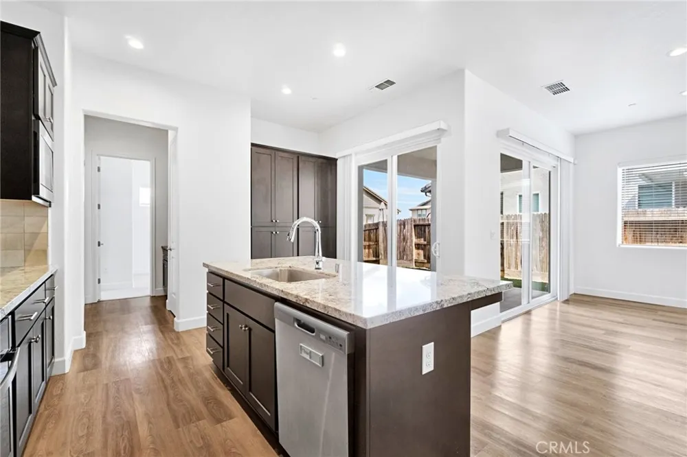 390 Traverse S Madera, CA 93636