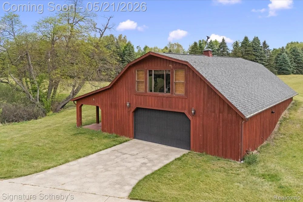 6831 Price Lake Road Leoni Township, MI 49201