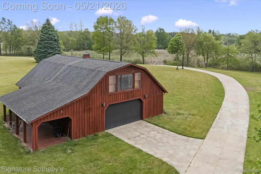 6831 Price Lake Road Leoni Township, MI 49201