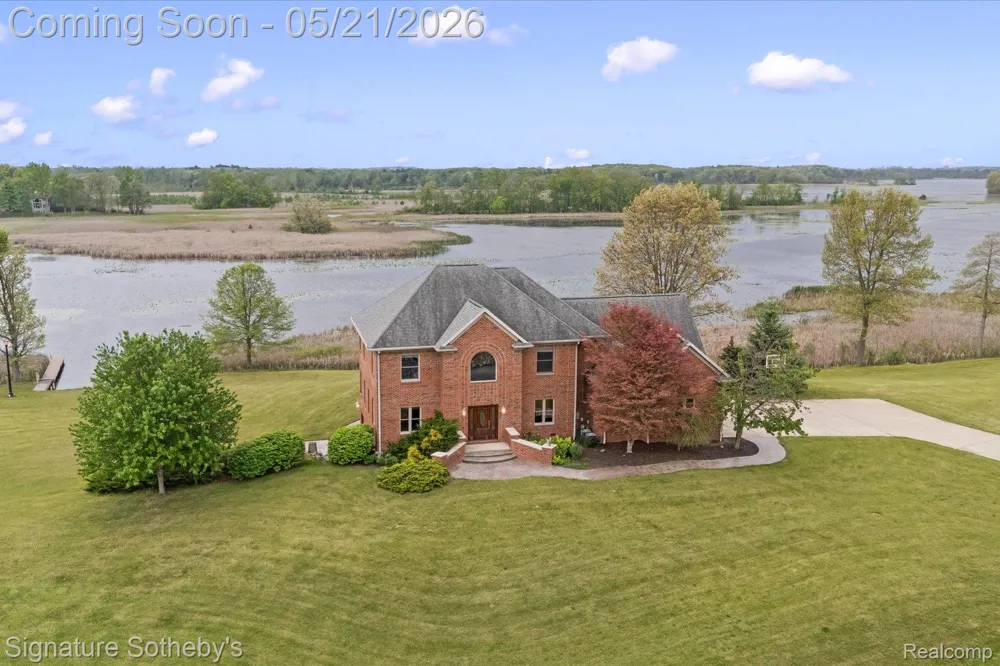 6831 Price Lake Road Leoni Township, MI 49201