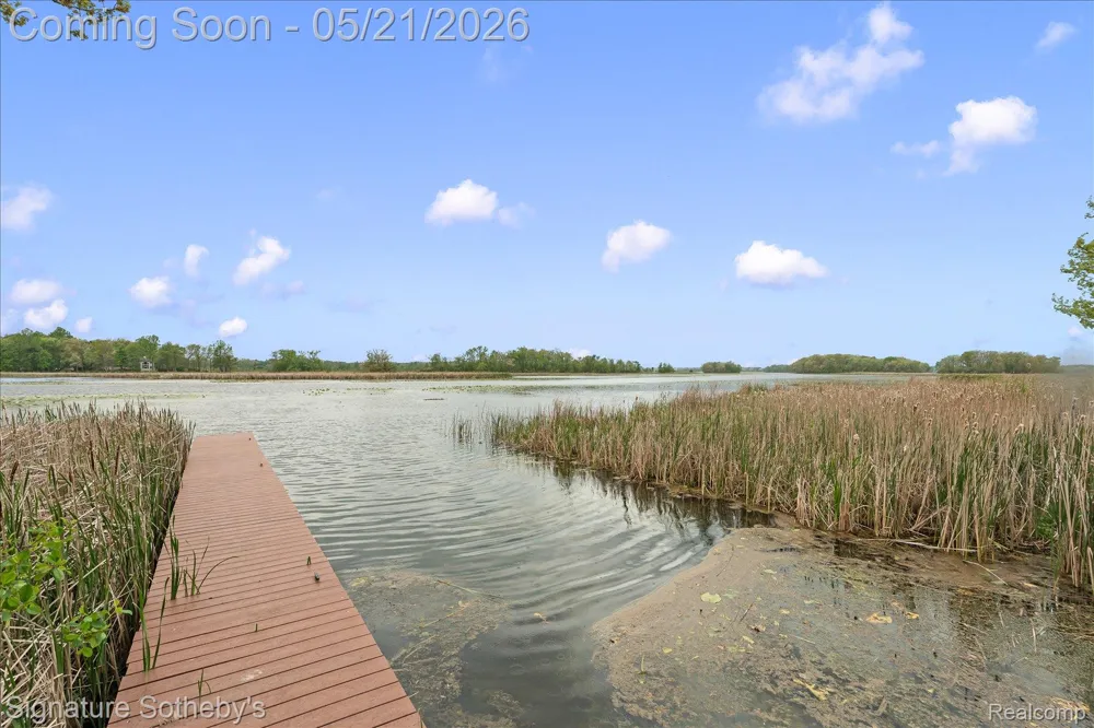 6831 Price Lake Road Leoni Township, MI 49201
