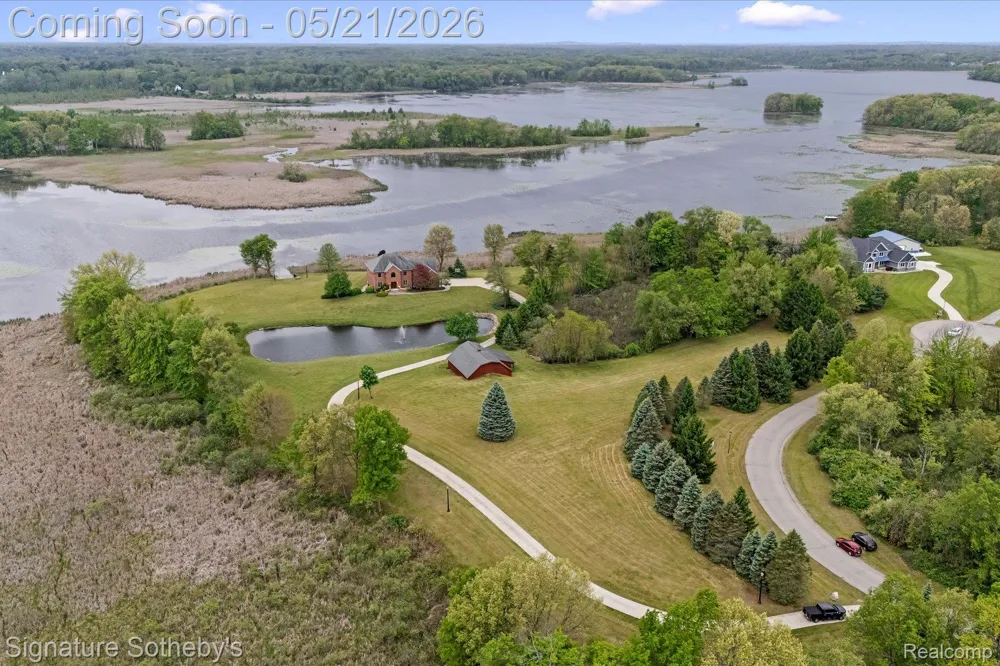 6831 Price Lake Road Leoni Township, MI 49201