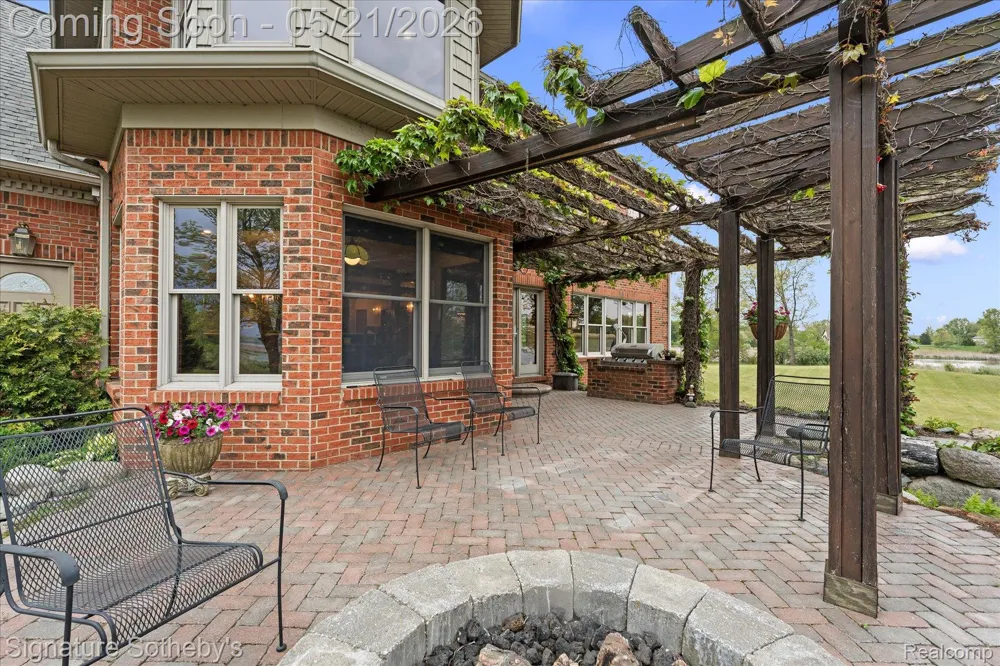 6831 Price Lake Road Leoni Township, MI 49201