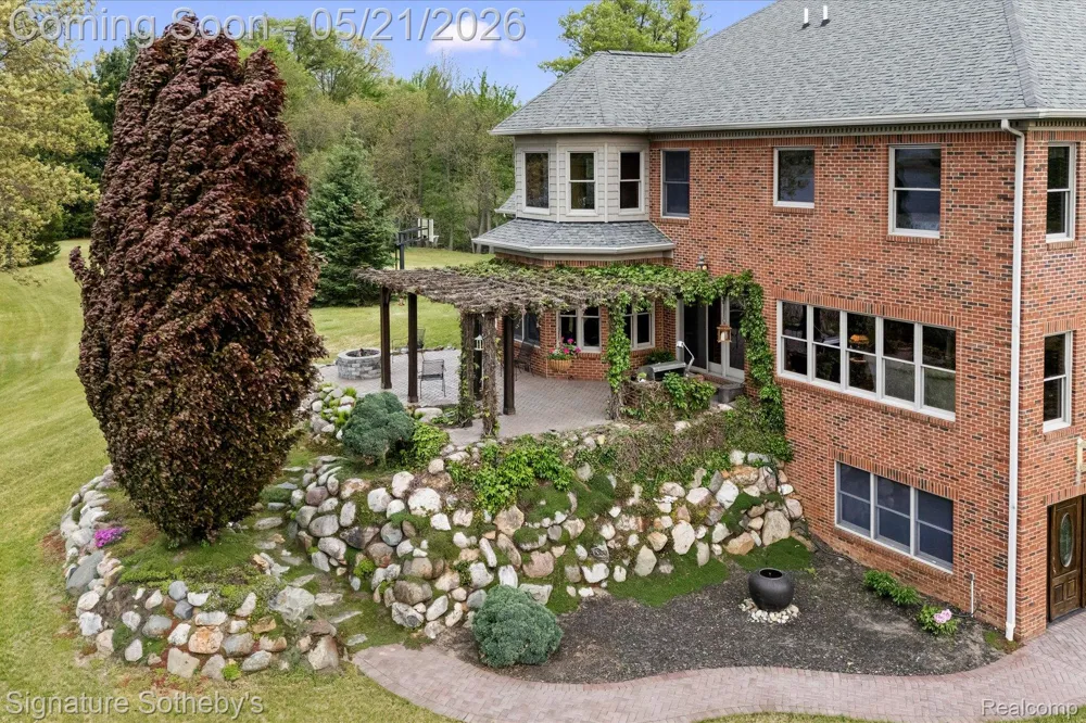 6831 Price Lake Road Leoni Township, MI 49201